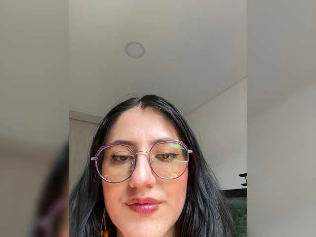 ZoeMurphy – webcam model profile photo Image 13