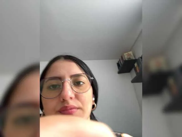 ZoeMurphy – webcam model profile photo Image 19