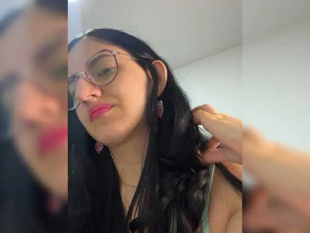 ZoeMurphy – webcam model profile photo Image 5