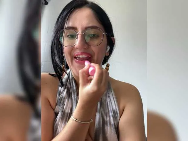 ZoeMurphy – webcam model profile photo Image 7