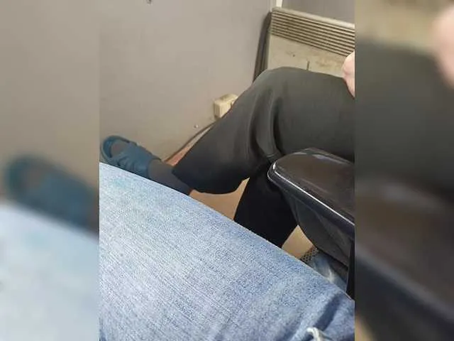 les_bains69 – webcam model profile photo Image 10