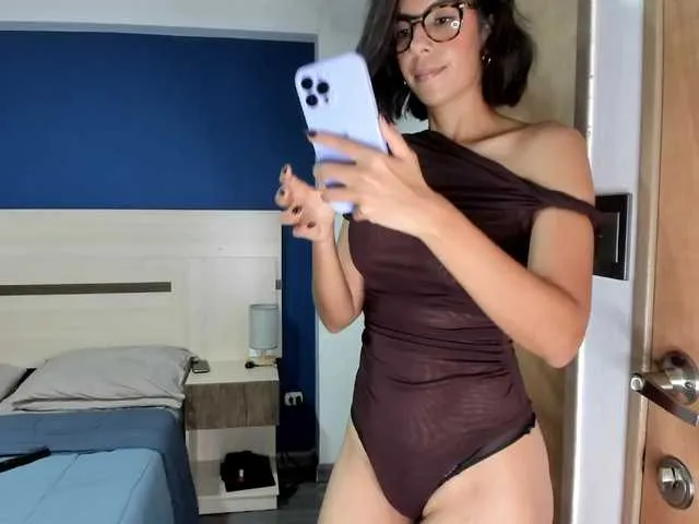 HANNIA_BAILEYS – webcam model profile photo Image 8