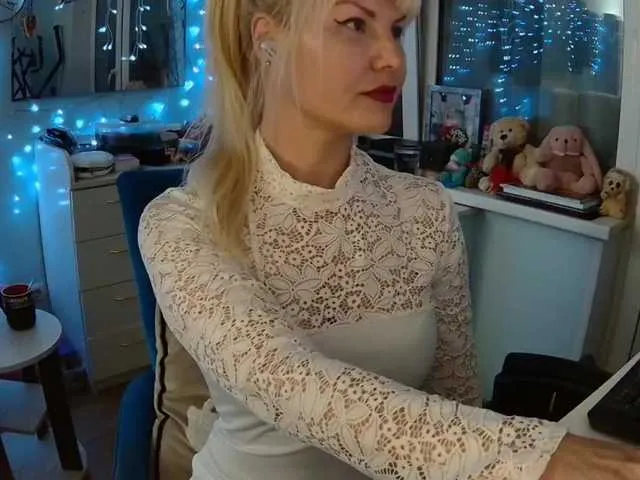 Emmy_Foxx – webcam model profile photo Image 15