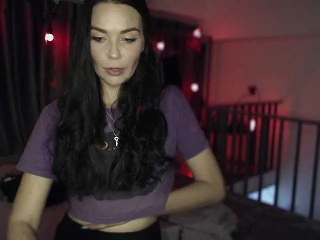 KimPage – webcam model profile photo Image 11