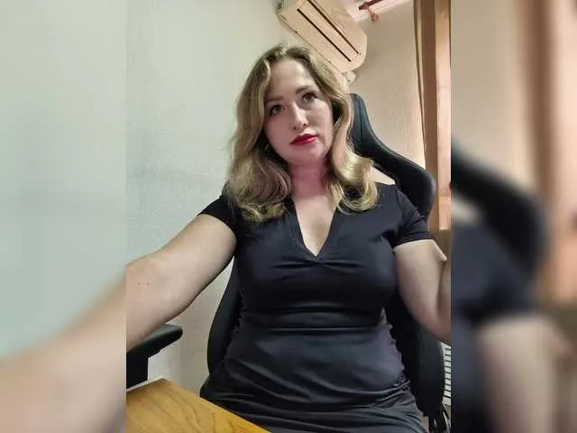 CassieGil – webcam model profile photo Image 10