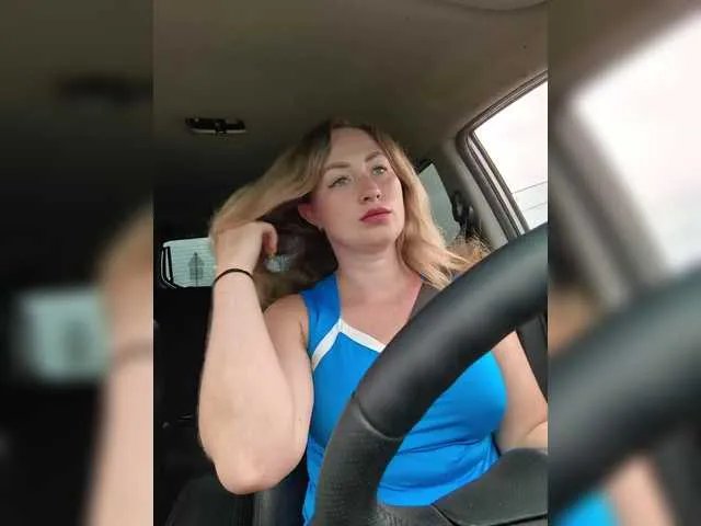 CassieGil – webcam model profile photo Image 5