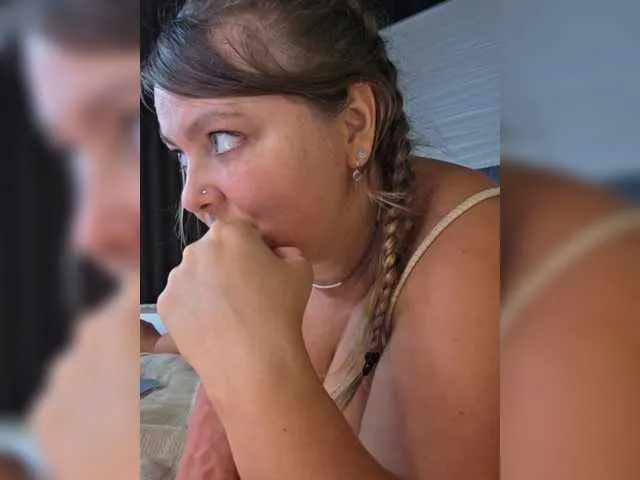 ashleymilf_1 – webcam model profile photo Image 5