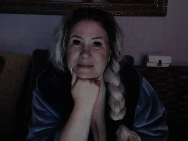 AmyBelmontt – webcam model profile photo Image 11