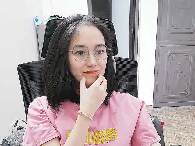 Emma_Lunny – webcam model profile photo Image 8