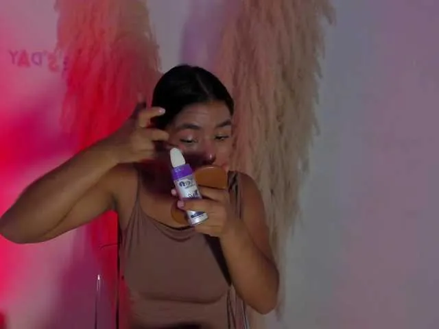 AmyBelmontt – webcam model profile photo Image 10