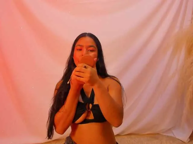 AmyBelmontt – webcam model profile photo Image 12