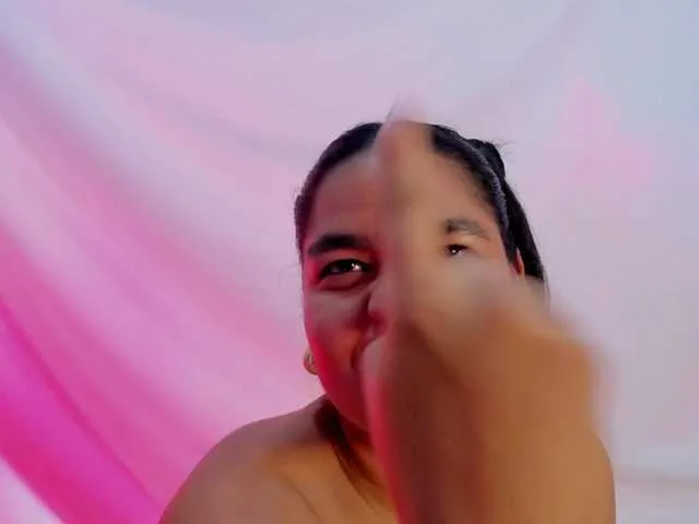 AmyBelmontt – webcam model profile photo Image 13