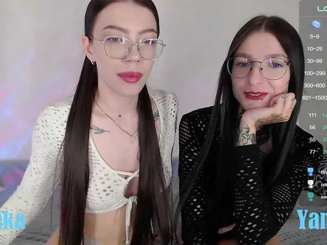 Chloe_Sins – webcam model profile photo Image 4