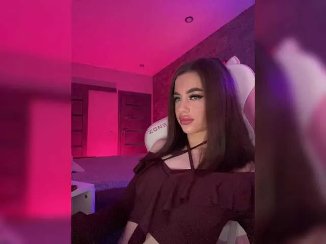 AmbarMore – webcam model profile photo Image 6