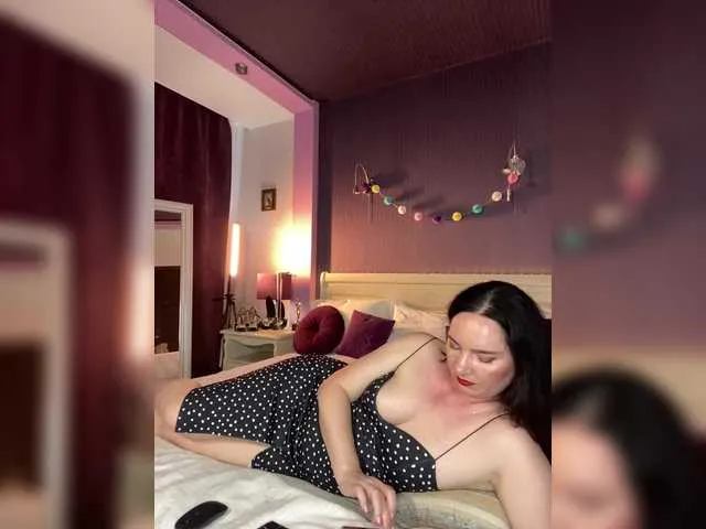 SashCarter – webcam model profile photo Image 11