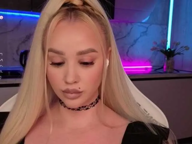 preetypeach – webcam model profile photo Image 19