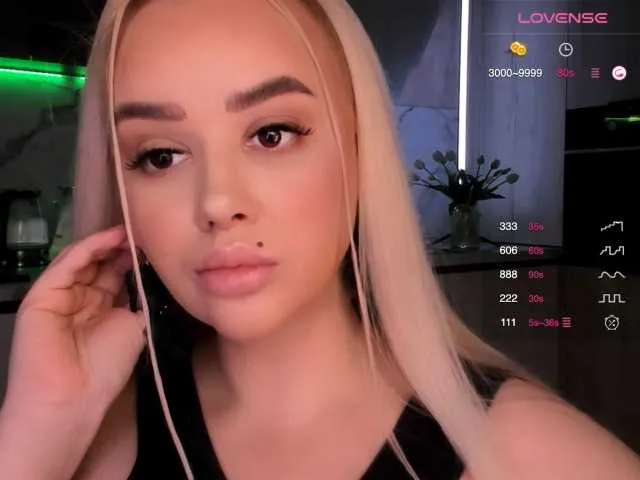 preetypeach – webcam model profile photo Image 7