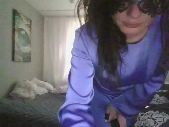 magic_rousse – webcam model profile photo Image 2