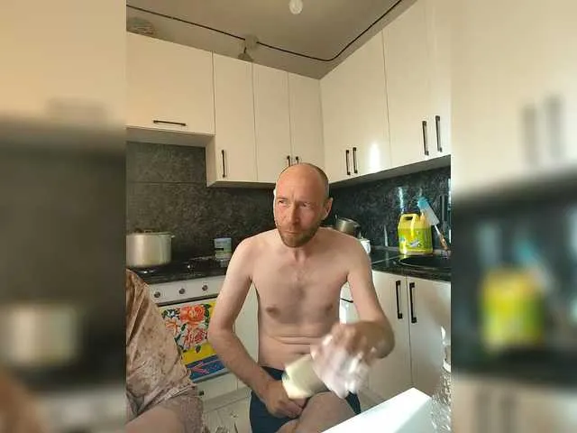 CassieGil – webcam model profile photo Image 14