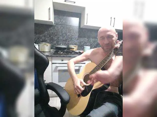 CassieGil – webcam model profile photo Image 18