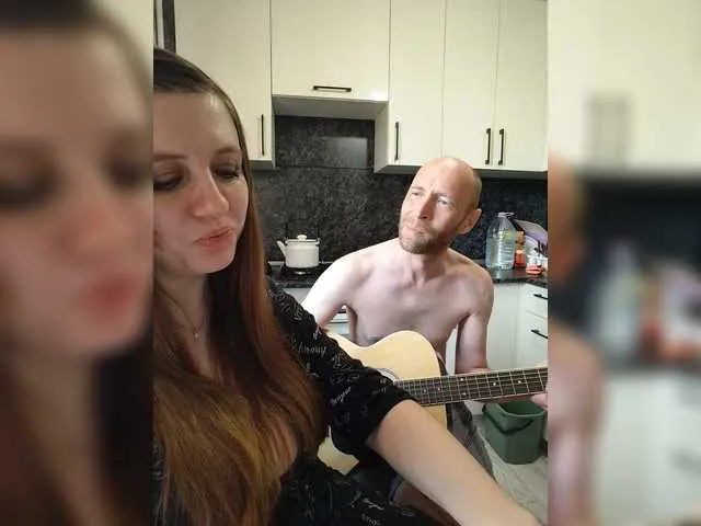 CassieGil – webcam model profile photo Image 2