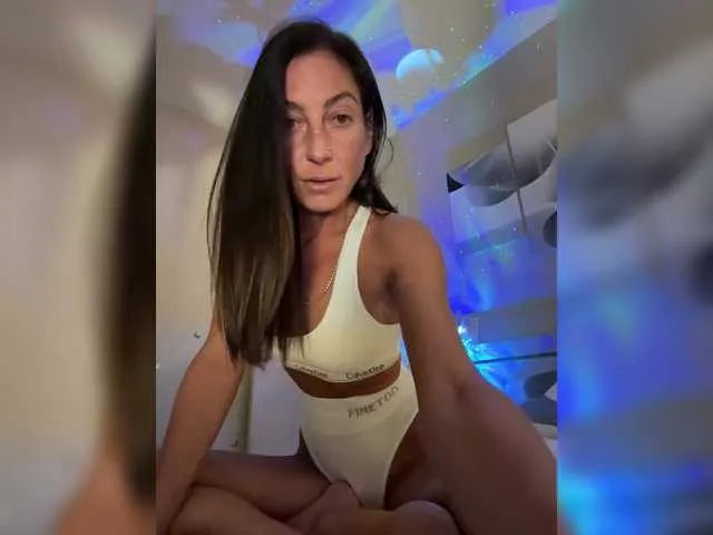 Emma-kell – webcam model profile photo Image 13