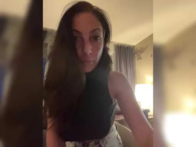 Emma-kell – webcam model profile photo Image 4