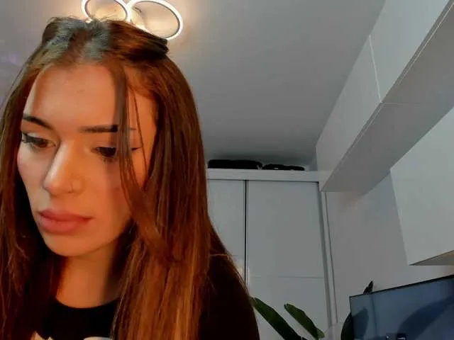 ArianaSole – webcam model profile photo Image 10