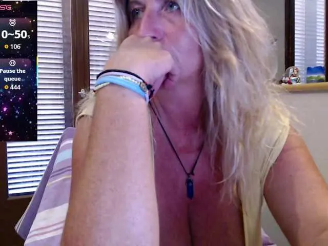 CassieGil – webcam model profile photo Image 18