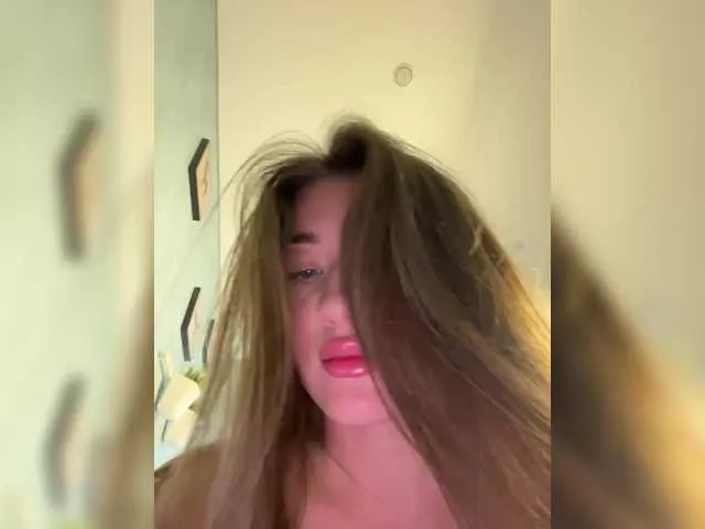 LunaKrismas – webcam model profile photo Image 6