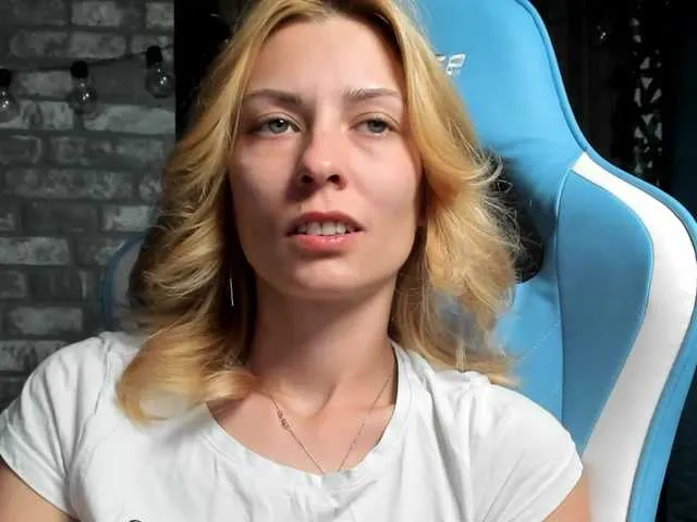 AmyBelmontt – webcam model profile photo Image 16