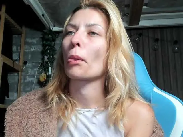 AmyBelmontt – webcam model profile photo Image 17