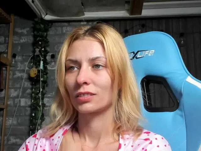 AmyBelmontt – webcam model profile photo Image 18