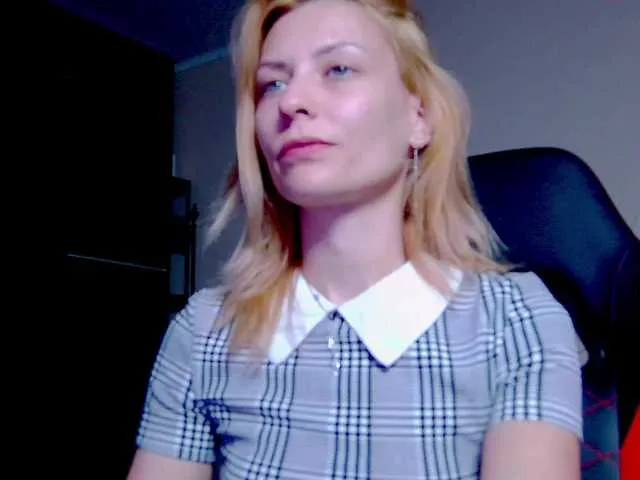 AmyBelmontt – webcam model profile photo Image 4