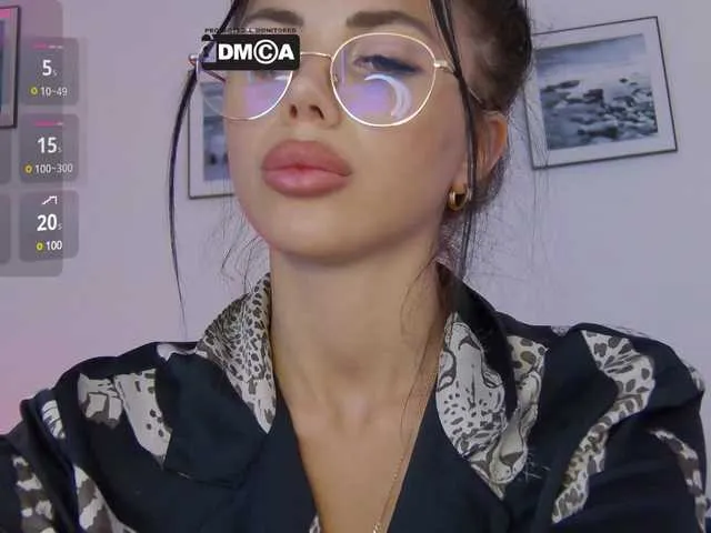 LinaSpearce – webcam model profile photo Image 4