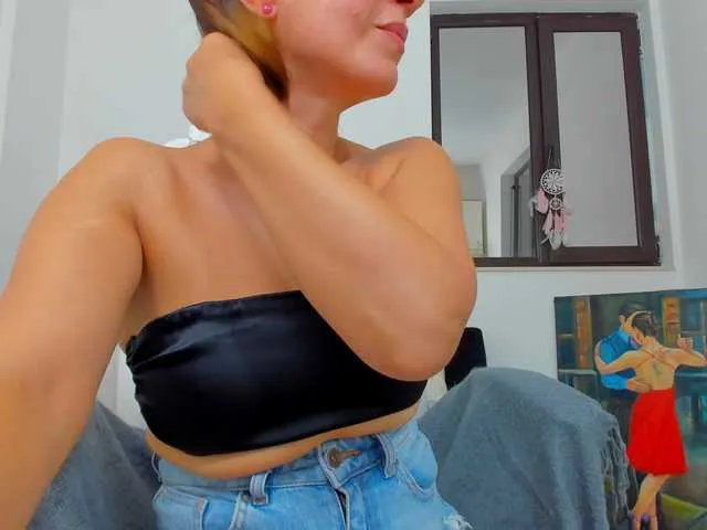 CassieGil – webcam model profile photo Image 15