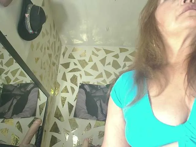 CassieGil – webcam model profile photo Image 4