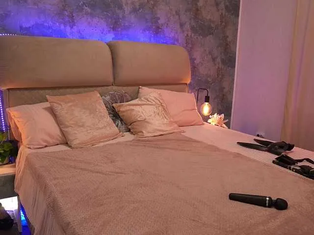 AmyBelmontt – webcam model profile photo Image 16