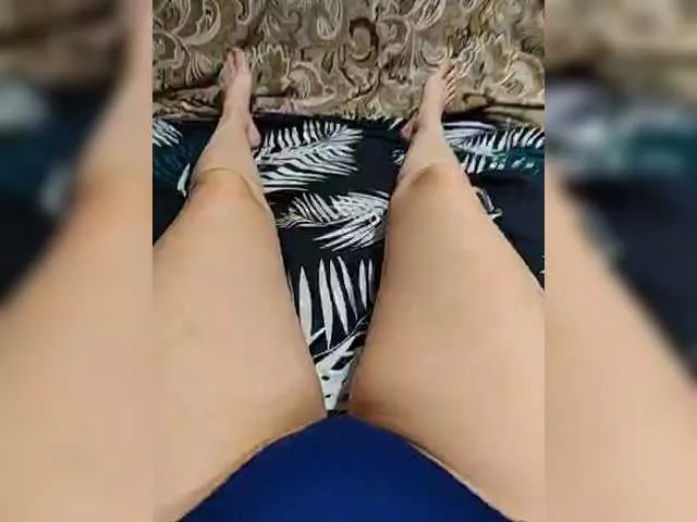 AmyBelmontt – webcam model profile photo Image 4