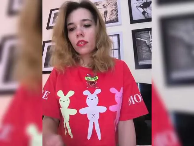 CassieGil – webcam model profile photo Image 8