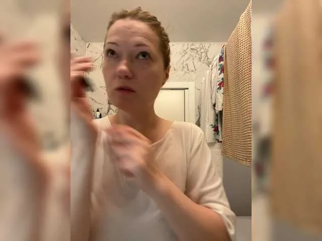 AbrilSilva – webcam model profile photo Image 3