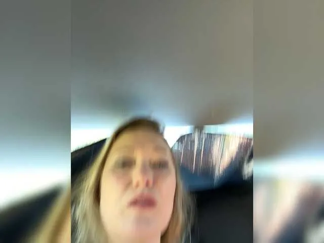 AbrilSilva – webcam model profile photo Image 4