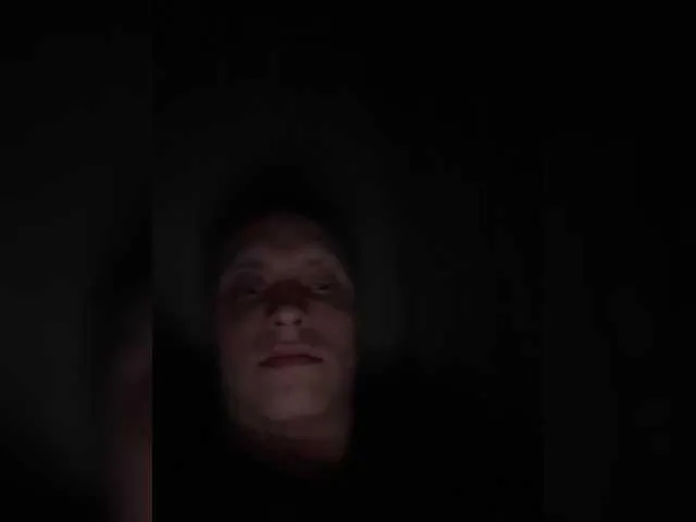 AmyBelmontt – webcam model profile photo Image 2