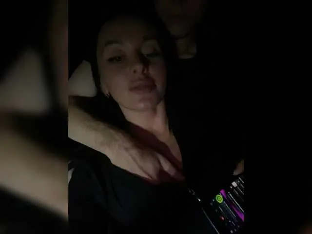 ElianaGarcia – webcam model profile photo Image 13