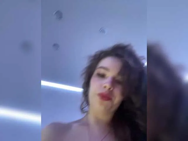 AmyBelmontt – webcam model profile photo Image 18