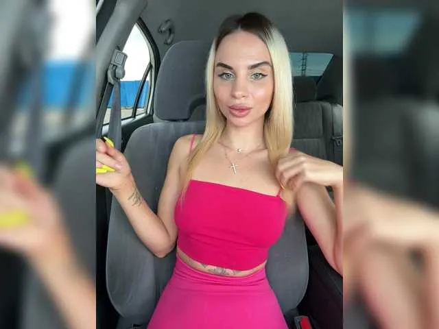 CassieGil – webcam model profile photo Image 5