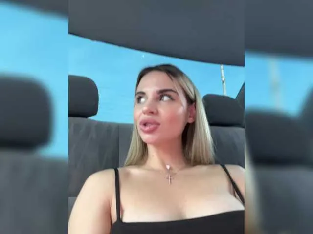 CassieGil – webcam model profile photo Image 7