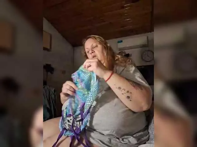 MissZoeDeville – webcam model profile photo Image 6