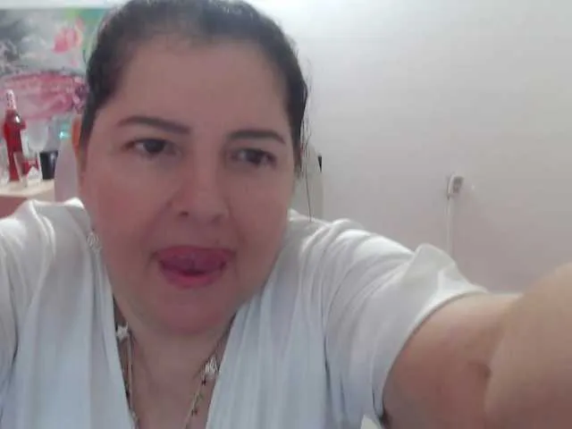 bustytemptress1 – webcam model profile photo Image 14