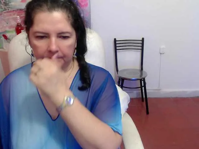 bustytemptress1 – webcam model profile photo Image 15